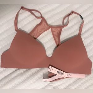Victoria’s Secret 30B bra